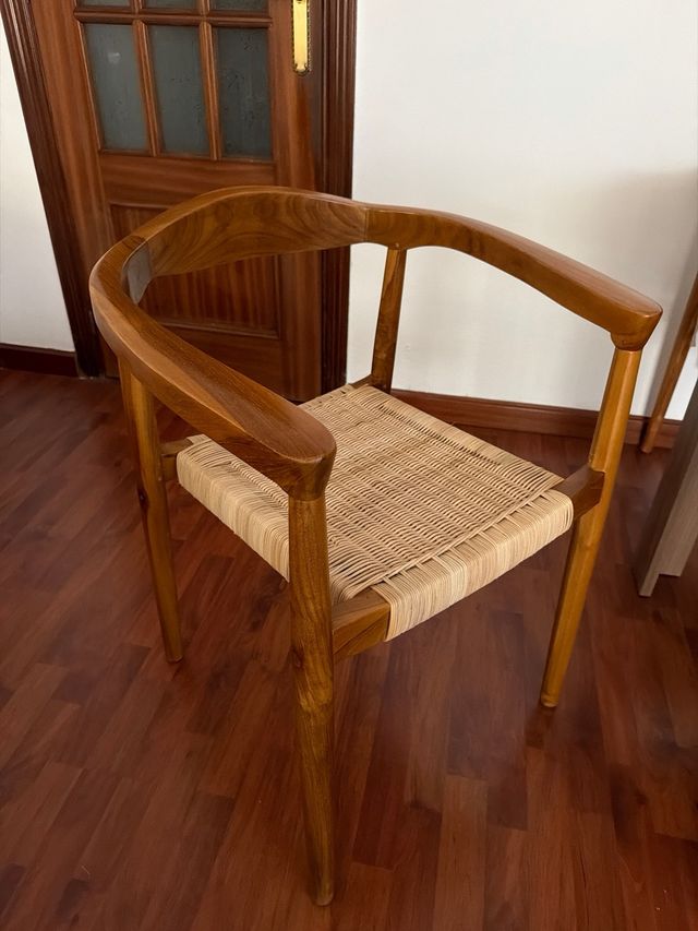 Sillas de comedor de madera y ratán