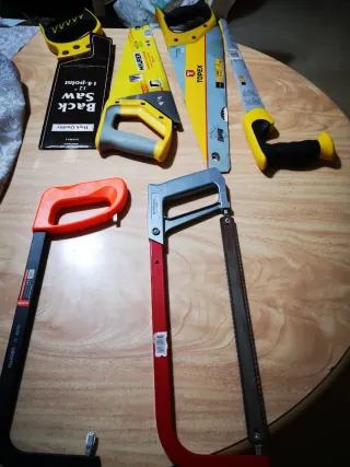 Serrucho y sierra de arco. Ya está rebajado