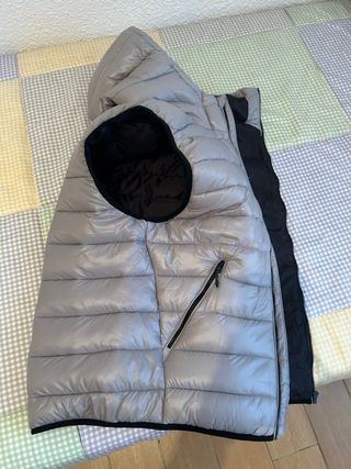 Chaleco acolchado gris Bershka