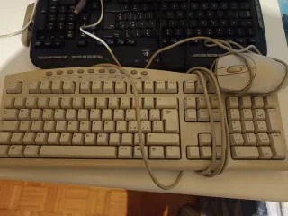 2 Tastiere Nere e Beige