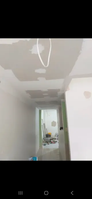 Se realizan trabajos de pintura  reforma y acabado