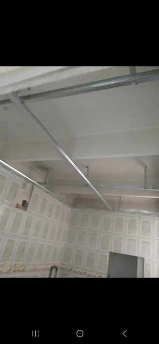 Se realizan trabajos de pintura  reforma y acabado