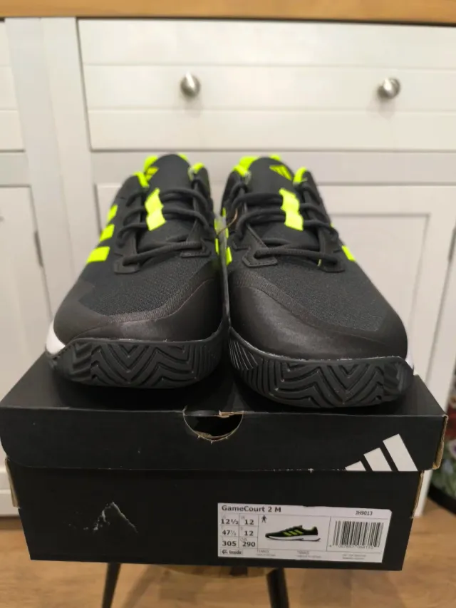 Zapatillas Adidas Gamecourt 2 Negras y Amarillas