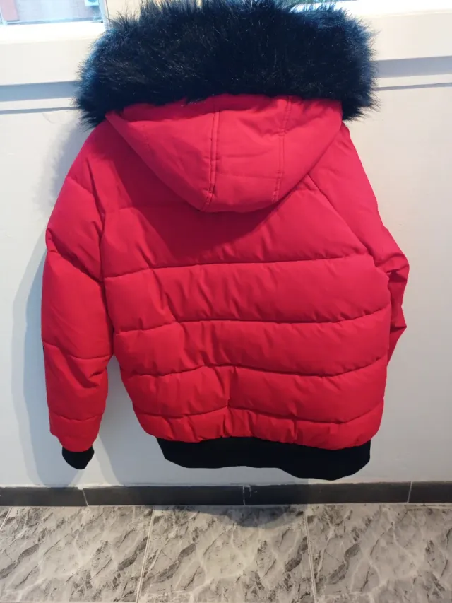 Chaqueta acolchada roja y negra Talla L