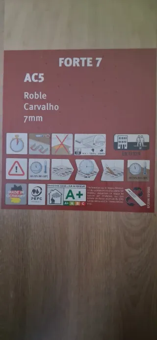 Suelo laminado FORTE 7mmAC5 Roble Carvalho 3 cajas