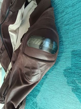 Chaqueta de moto Dainese marrón
