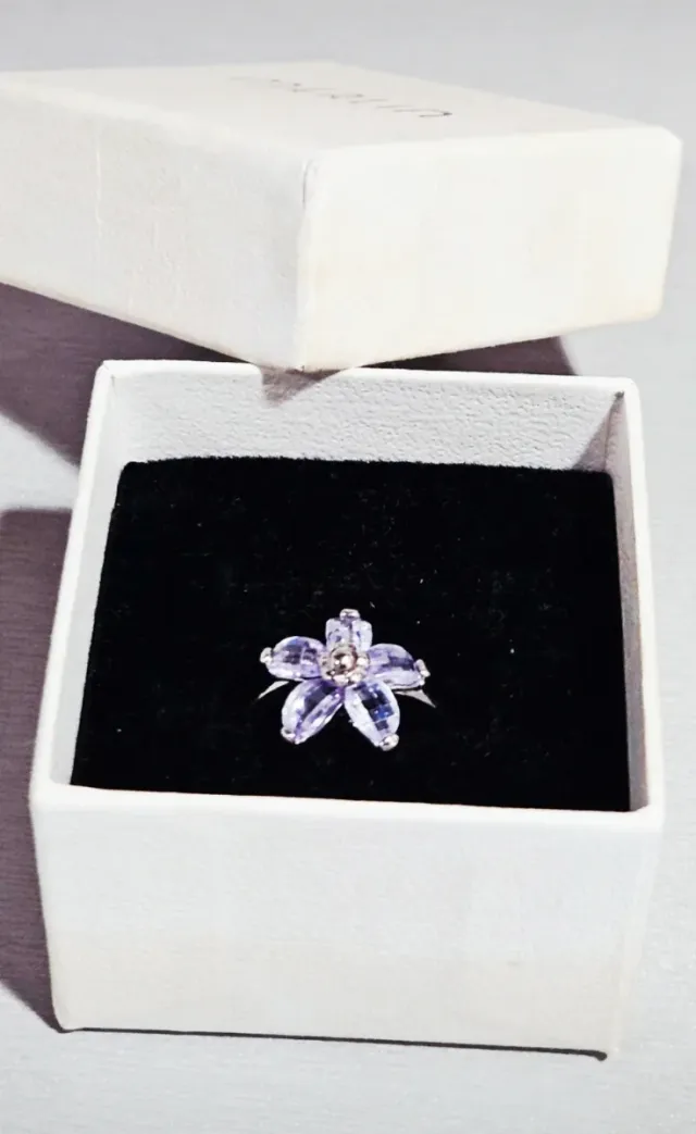 Sortija acero flor cristal lila
