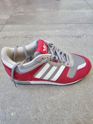 Zapatillas Adidas Mujer Grises y Rojas