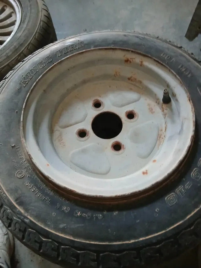 Llantas para remolque.