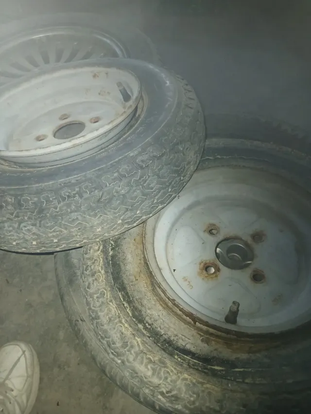 Llantas para remolque.
