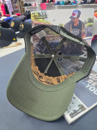 Gorra Von Dutch Negra y Verde Militar