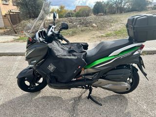 Kawasaki J300 Scooter Negro