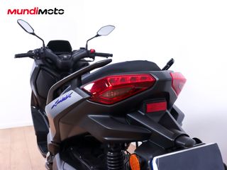YAMAHA X-MAX 300