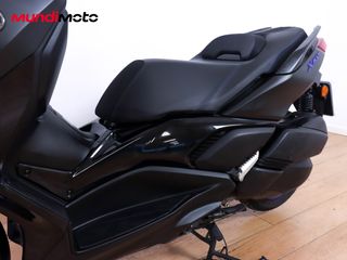 YAMAHA X-MAX 300