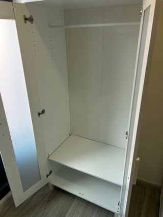 Armario blanco puertas cristal