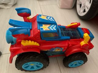 Superzings. coche. dos comisarias policia...