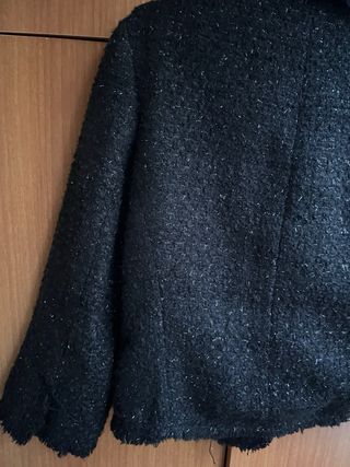 Chaqueta negra con brillos