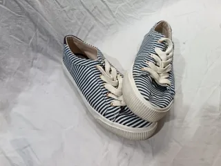 Zapatillas Bershka Marineras Rayas.