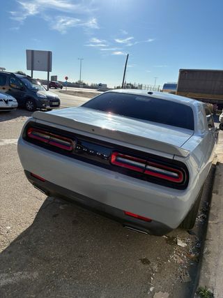Dodge challenger  2020