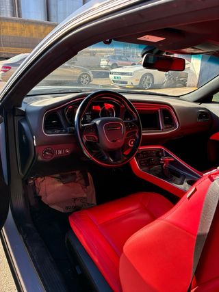 Dodge challenger  2020