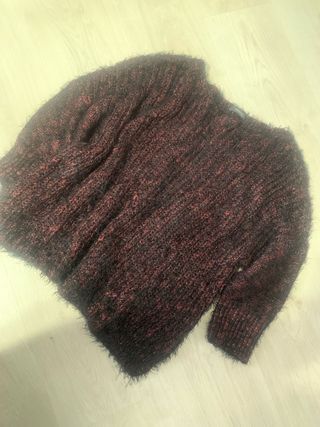 Jersey de punto  granate, muy agradable. Talla M/L