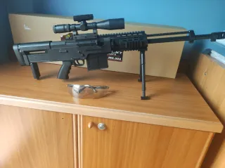 Réplica AR Mág 50A con mira y bípode