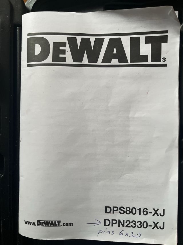 Pistola Clavos Neumática DeWalt