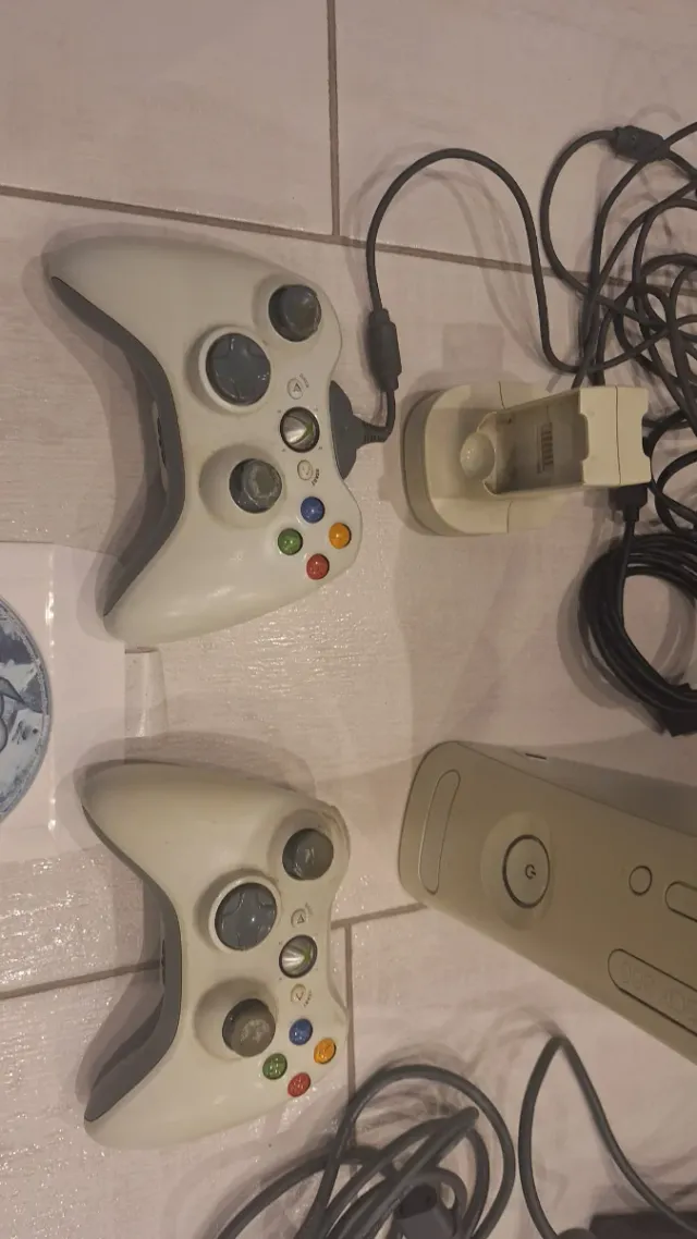 Xbox 360 completo con accessori