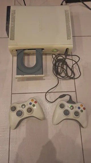 Xbox 360 completo con accessori