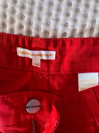 Pantalón vaquero rojo
