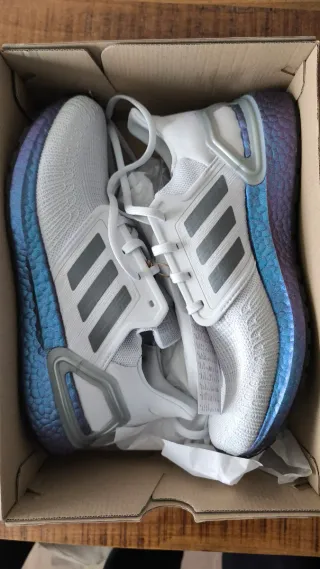 Adidas Ultraboost 20 ISS Grises