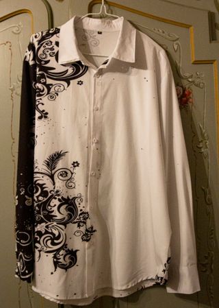 Camicia Tg M bianca e nera con disegni