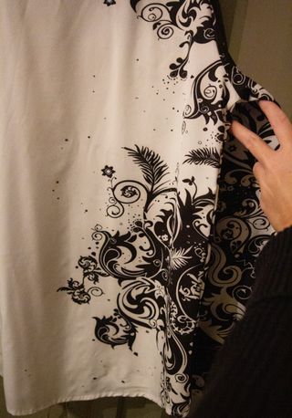 Camicia Tg M bianca e nera con disegni