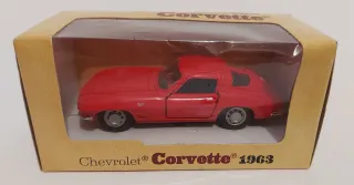 Réplica de Chevrolet Corvette 1963 escala 1:38