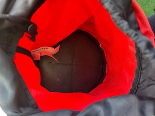 Maletines bicicleta rojos y azulados.