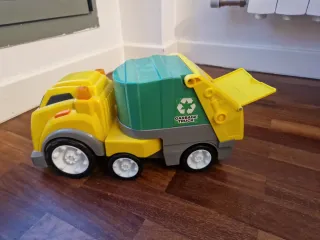 Camión de basura amarillo y verde 30 cm
