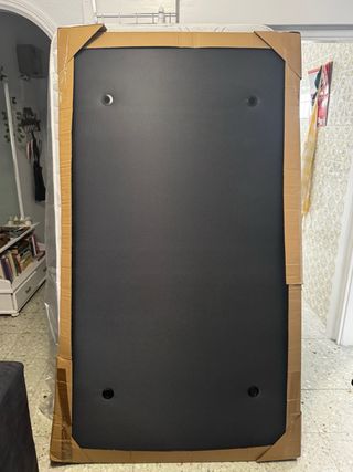 Cama y somier de tela y madera