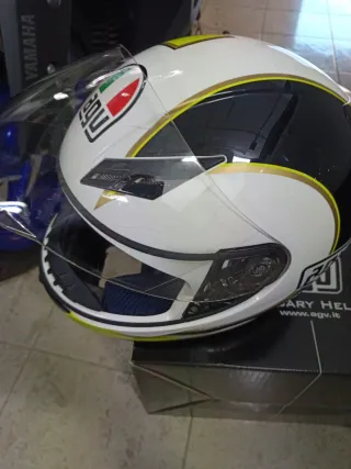 Casco AGV