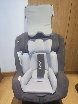 Silla de coche Nuna Rebl giratoria