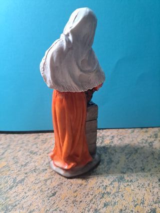 Figura Belén Mujer con Cesta Frutas