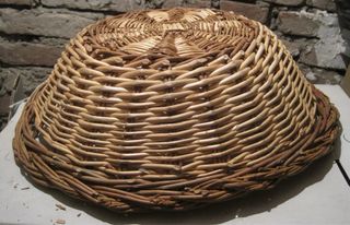 Cesto in vimini beige e marrone