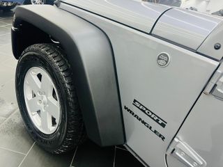 Jeep Wrangler Unlimited 2.8 CRD Sport AUTOMATICO