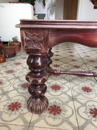 Antigua mesa de madera maciza vintage