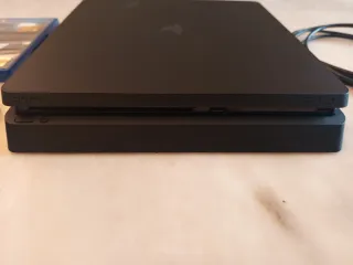PS4 Slim