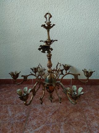 Lámpara antigua de hierro y cristal