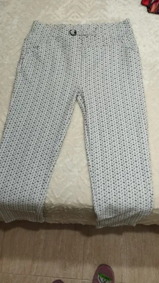 Pantalones tipo leggins talla 48