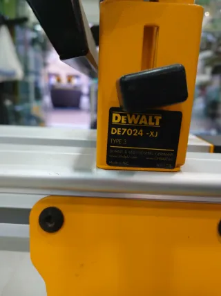 Ingletadora DeWalt D27112-QS con caballete