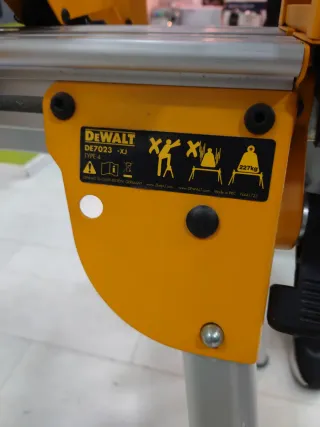 Ingletadora DeWalt D27112-QS con caballete