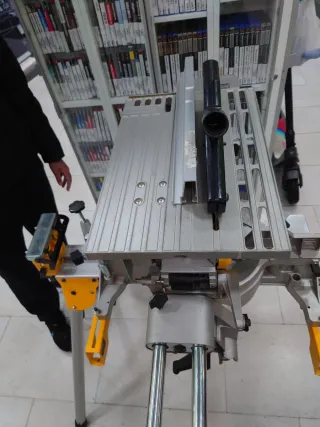 Ingletadora DeWalt D27112-QS con caballete