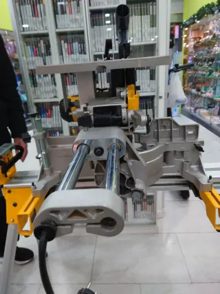 Ingletadora DeWalt D27112-QS con caballete